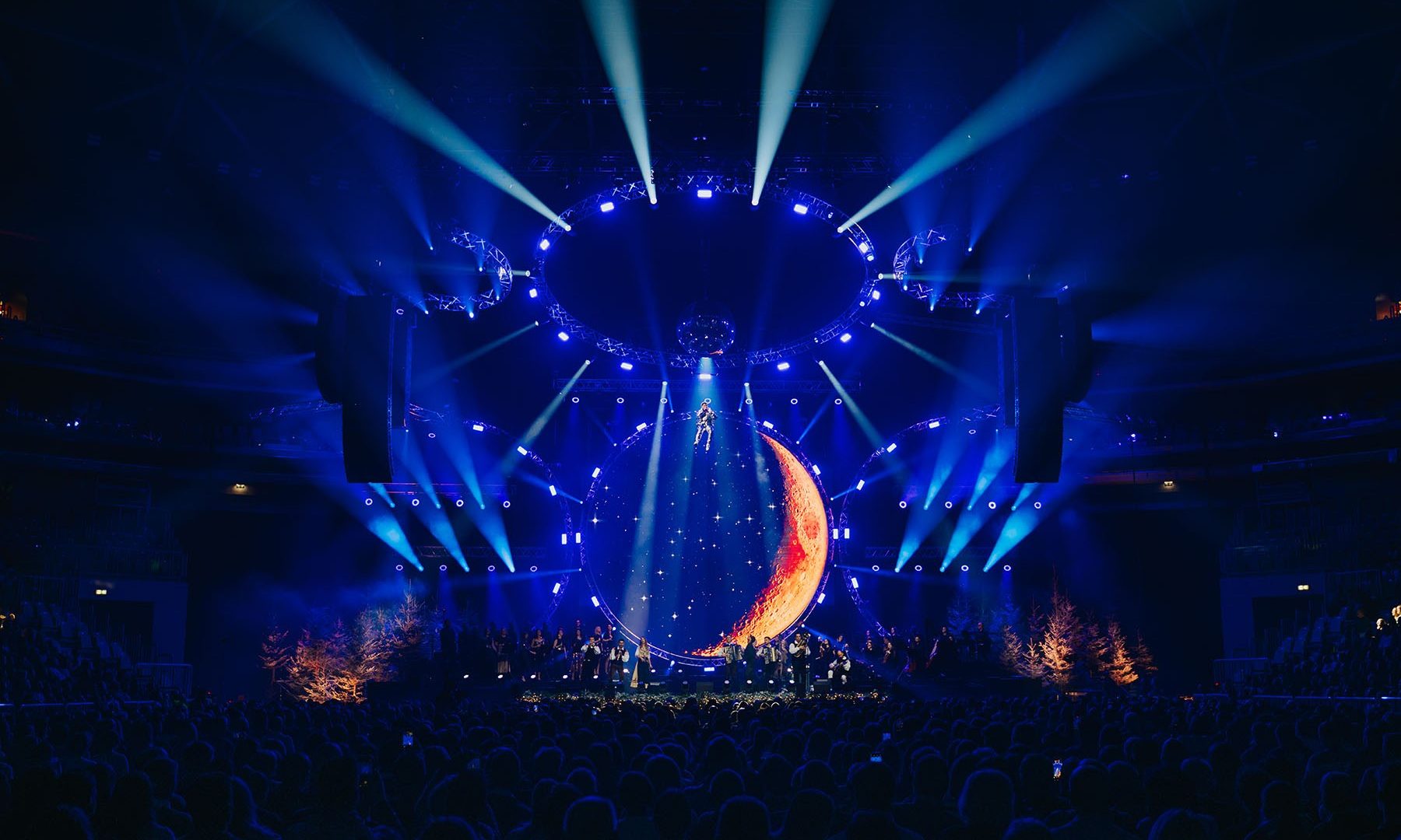 ABTT ISG- Gold Supporter ROBE&#8217;s iESPRITE LTLs Add Wonder to Winter